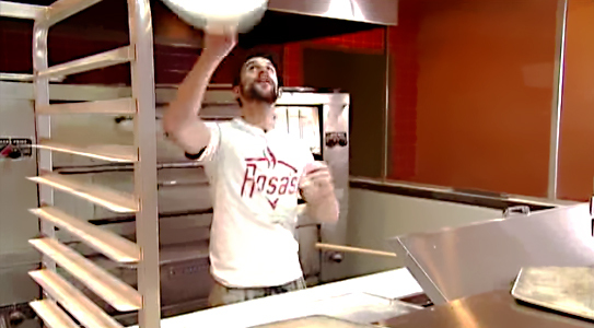 一家披萨店如何做慈善?|界面新闻歪楼