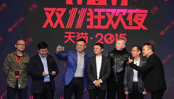 双十一晚会，我是这样向马云推荐冯小刚的|界面新闻 · JMedia