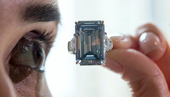 最贵钻石称号再易其主,那些天价宝石们究竟长