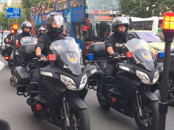 上海国庆期间特警摩托车武装巡逻,一色国宾护卫车队专用摩托车