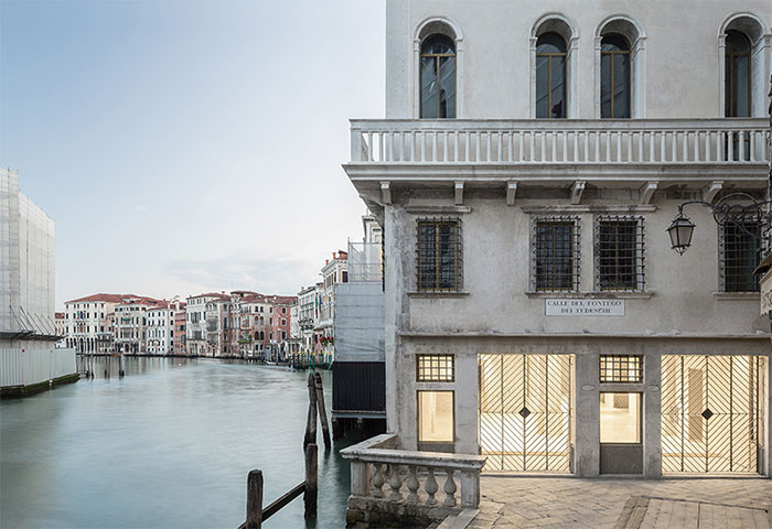 500 年历史的威尼斯建筑被改造成了免税店,在