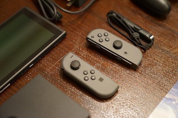 【玩物】任天堂Switch体验:游戏乐趣十足 硬件