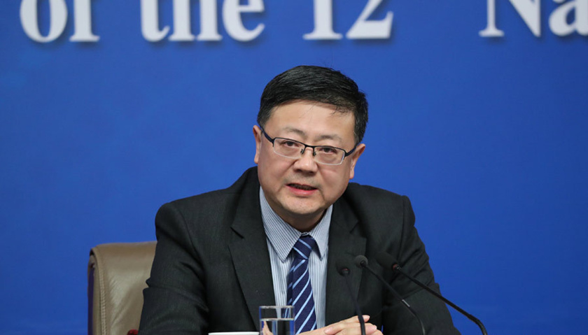 陈吉宁回应新环保法执行偏软:去年行政处罚罚