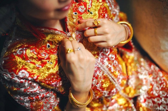 结婚戒指买黄金还是白金的好?给选择困难症的