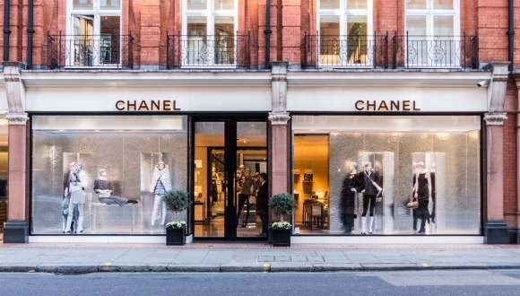 当脱欧令跨国企业逃离英国,Chanel却把全球业