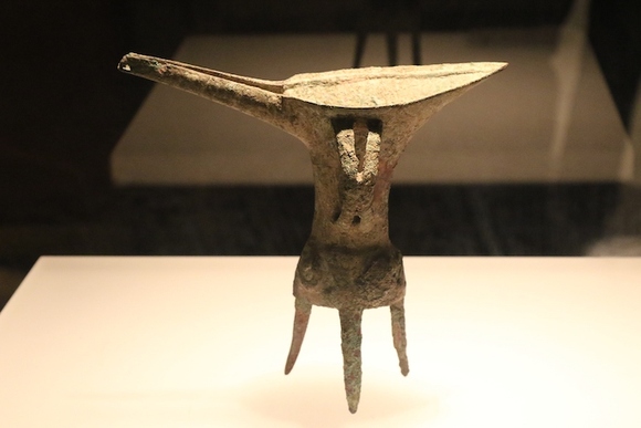 铜爵(酒器),夏代,偃师市二里头遗址出土,中国社会科学院考古研究所存