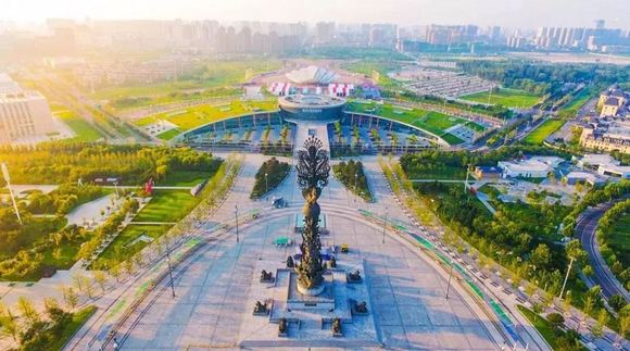 作为唐山的开山之作,华润置地唐山公司带来了第11座橡树湾,其后