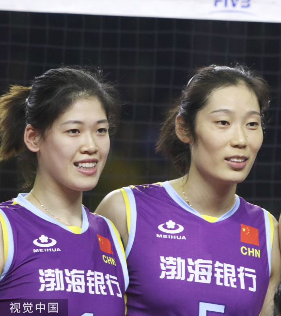 李盈莹和朱婷本赛季是天津女排主攻线的搭档.(图片来源:视觉中国)