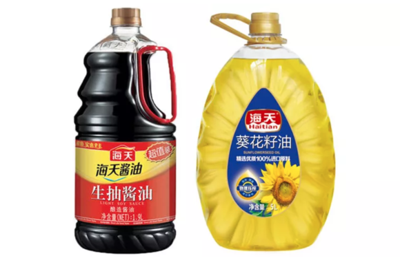 左为海天味业的海天酱油,右为润心科技的海天葵花籽油