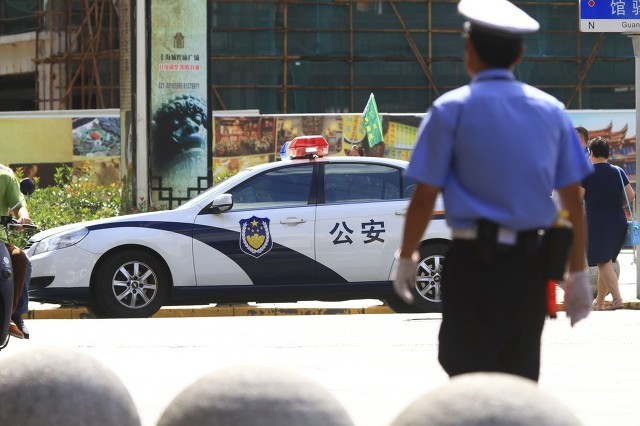 袭警罪正式施行26天,多地公布涉袭警案件案例