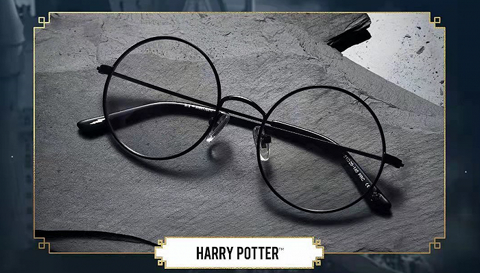 哈利波特同款眼镜上线，MAC×LISA联名系列打造闪耀爱豆妆容