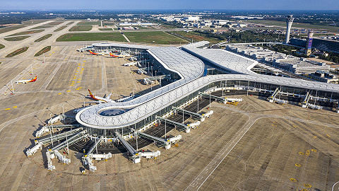 海口美兰机场T2航站楼正式投已经是最快了运，机场免税店面积翻倍