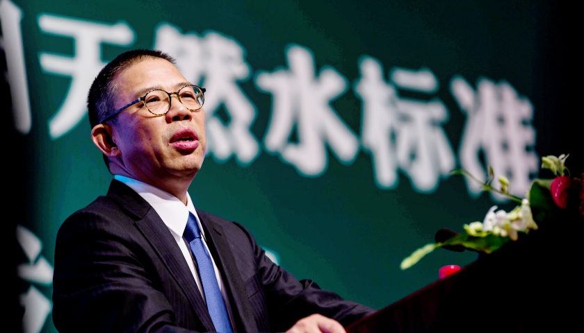 钟睒睒以5300亿身价再度登顶中国首富,雷军时隔十年重回前五 钟睒睒以5300亿身价再度登顶中国首富,雷军时隔十年重回前五