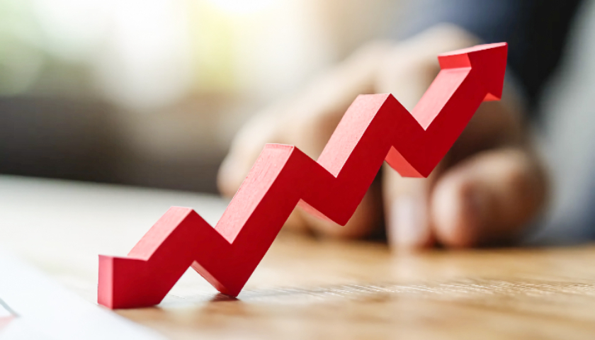 时隔十年沪指收盘站稳4000点,超2600只个股上涨|界面新闻 · 证券