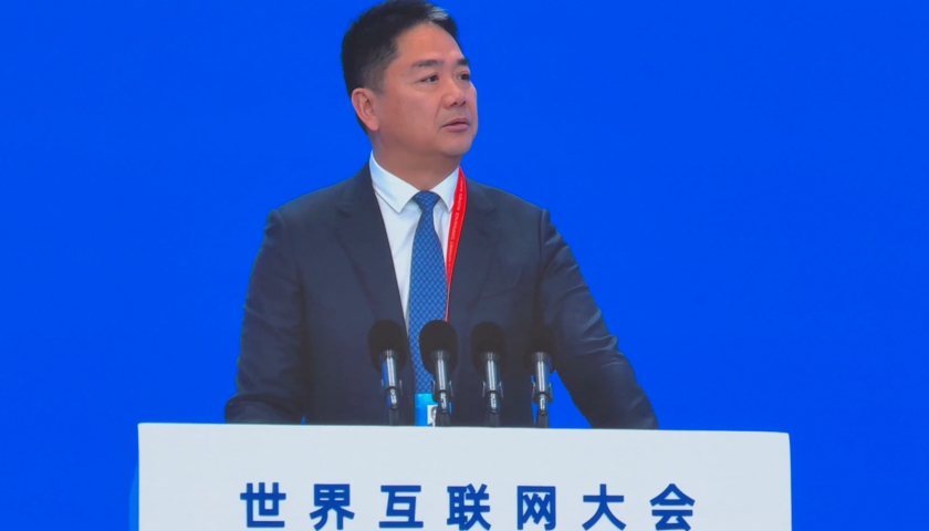 刘强东：技术发展与就业不冲突，未来员工每周或只需工作一天甚至一小时