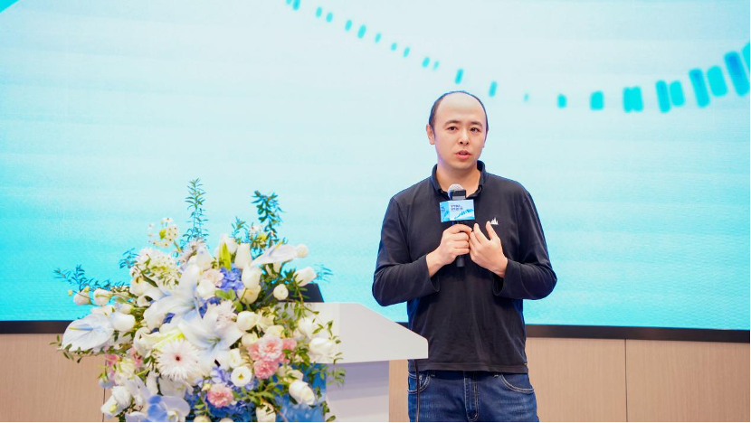 杨震原分享字节跳动技术探索：第一版机器学习系统就定了非常激进的目标