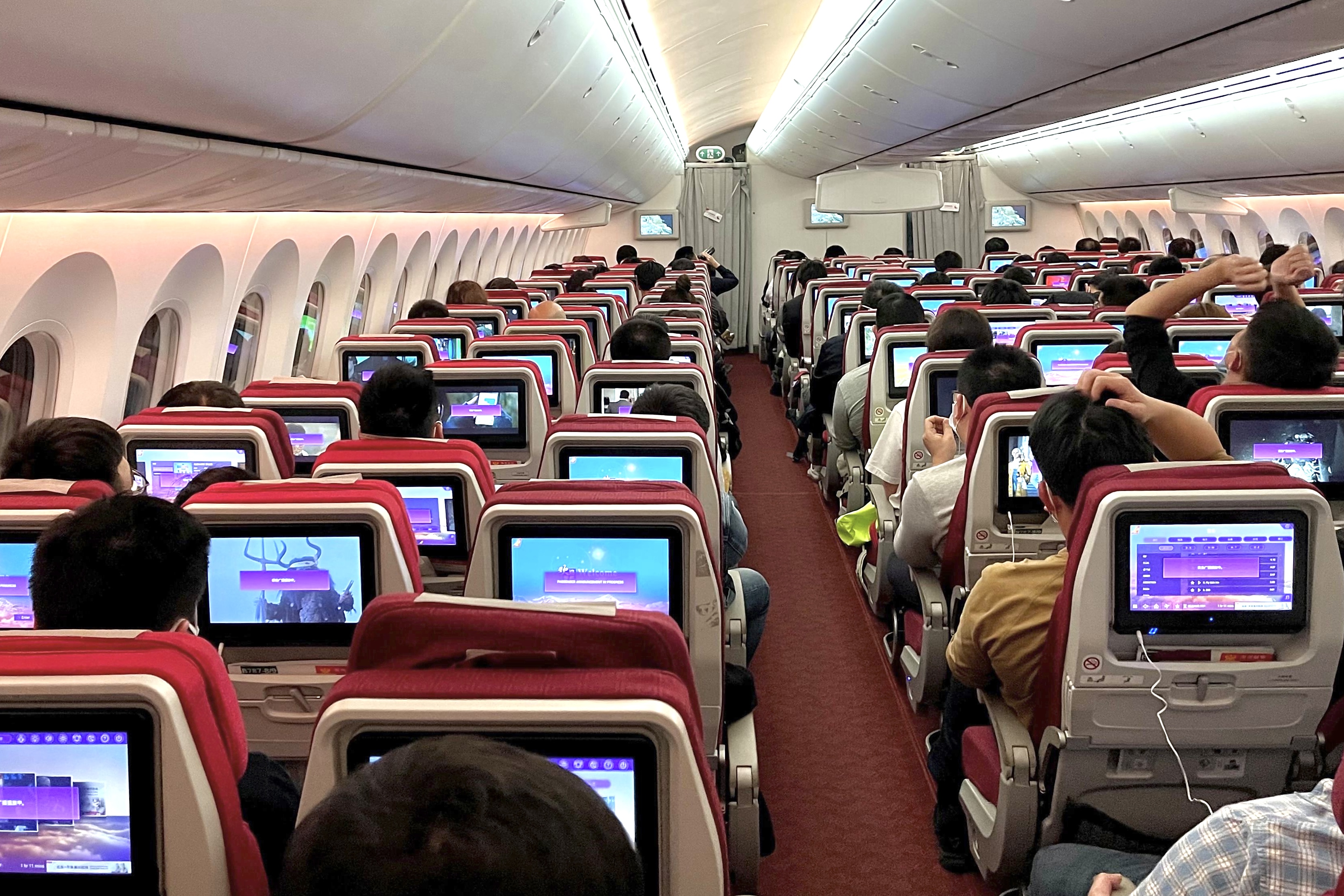 吉祥航空回应飞机锁座约谈，航司“辅助收入”再惹争议