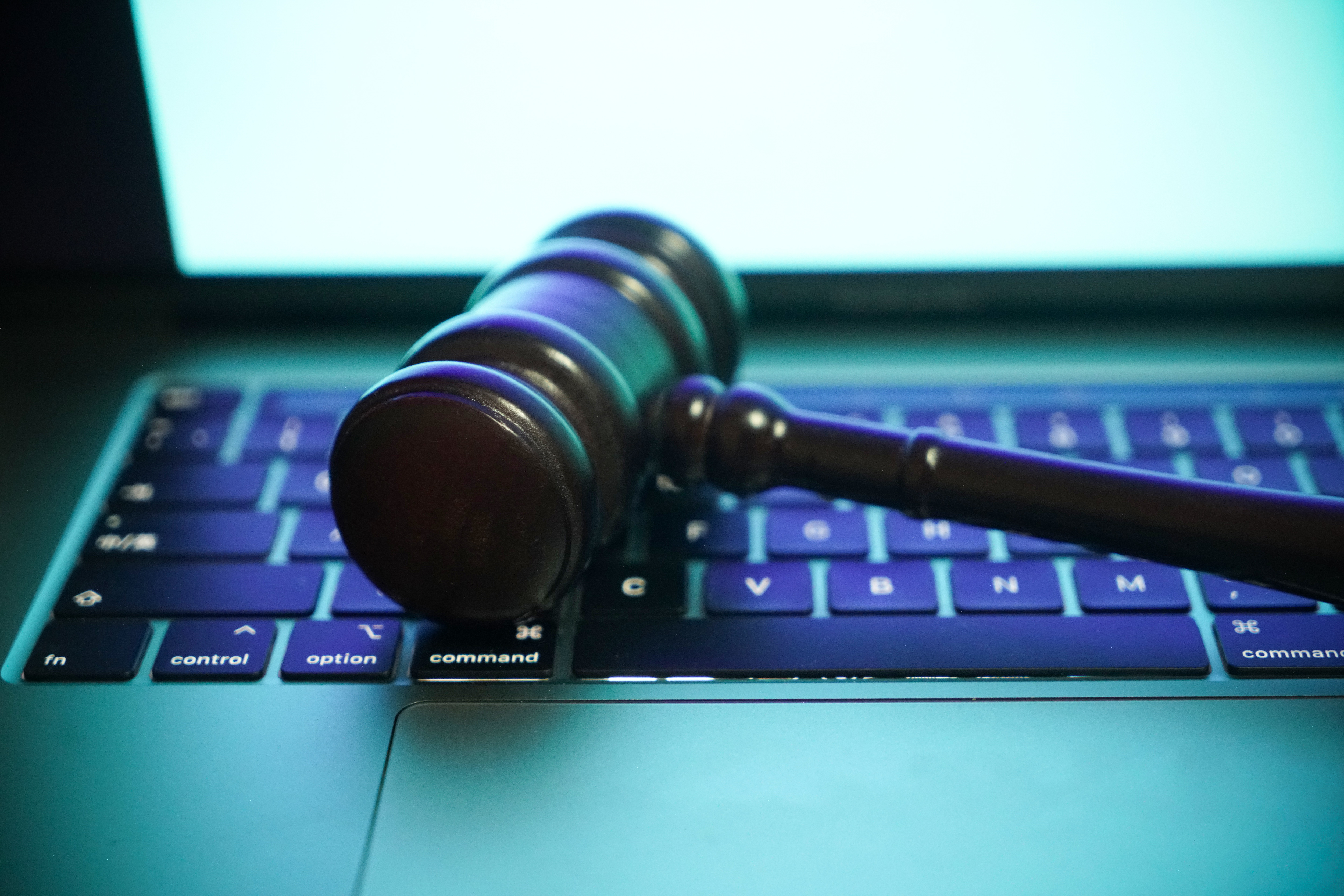 警惕金融灰黑产四大特点,北京金融监管局等三方联合发倡议“围剿”