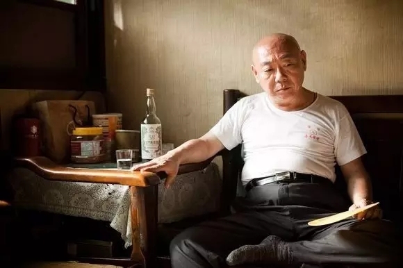 两个老戏骨,三段眷乡愁