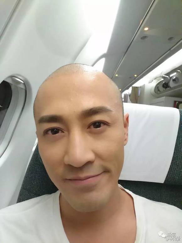 和薛之谦和刘维一比,林峰的脸是出了整形事故