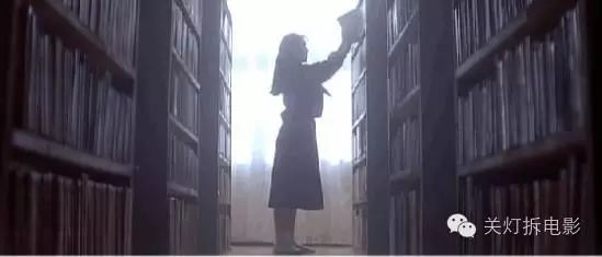 【视频】收到你情书的她,现在睡在谁左边?|界面