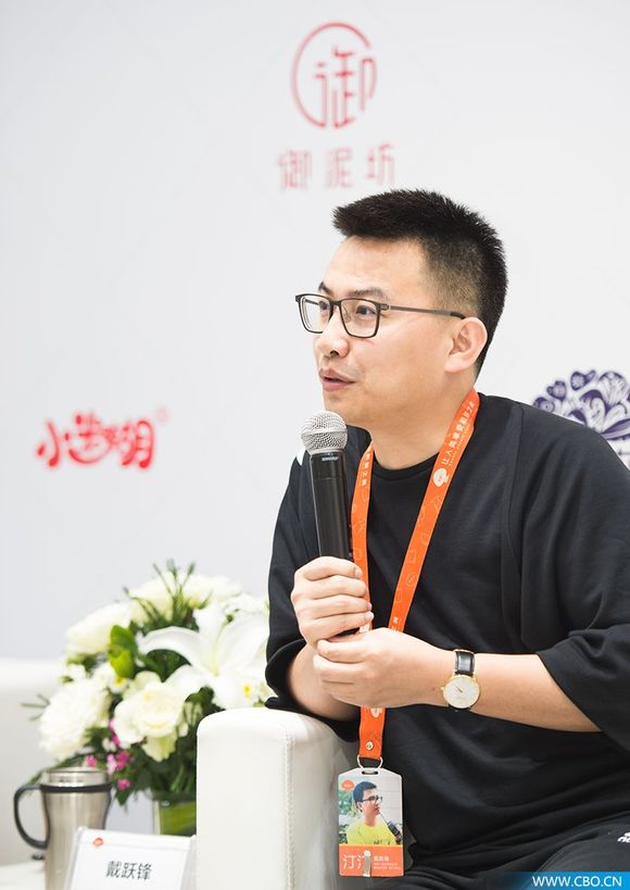 御家汇和汀汀:把大象放进冰箱要几个步骤?