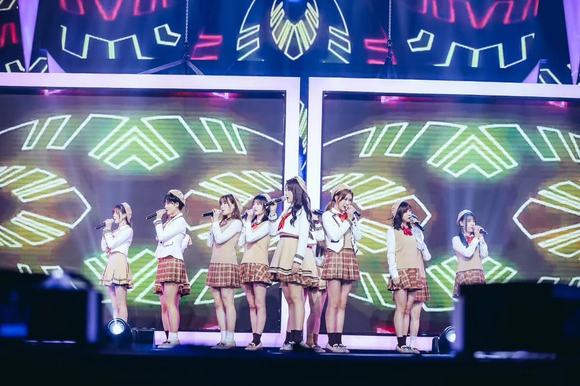 第25届东方风云榜音乐盛典:张杰周笔畅分获最佳男\/女歌手