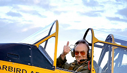 赛车、开飞机 佳能要帮80多岁的老人实现疯狂的愿望