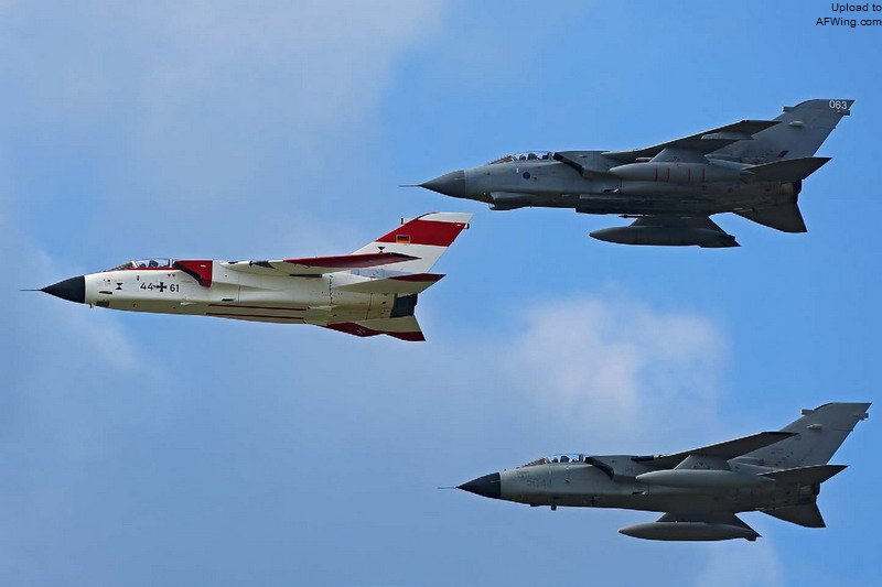 帕那维亚宣布该机的总产量“接近1000架”，要知道这还是冷战结束后产量被削减的结果