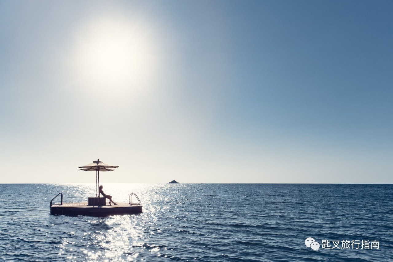 TRISARA: 不是度假村,而是上流社会