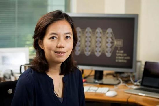 打破华人女性天花板的李飞飞