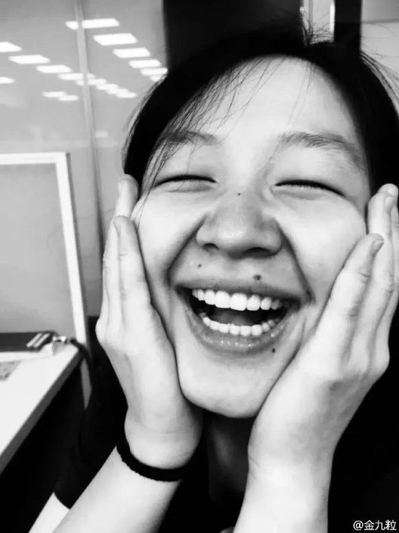 【视频】她是喜剧界的王菊,这位小姐姐再次证