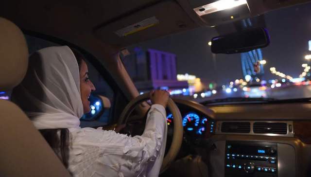 允许女性开车壮大沙特劳动队伍或带来900亿美元效益 界面新闻