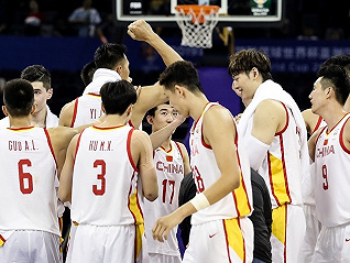 从红蓝暗战到融合，中国男篮两战赢69分尽显战斗力