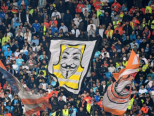 “黄背心”浪潮中的法国足球：团结、声援与停摆
