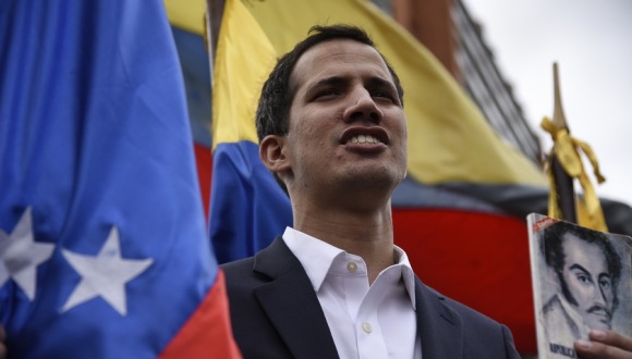 【天下头条】委内瑞拉反对派领袖宣布任总统 