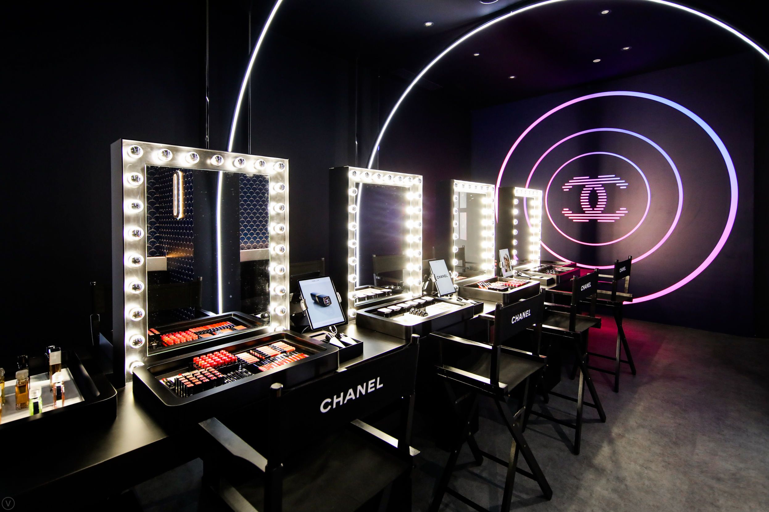 是日美好事物可劲歌热舞的chanel迪斯科彩妆快闪店可爱又滑稽的ber