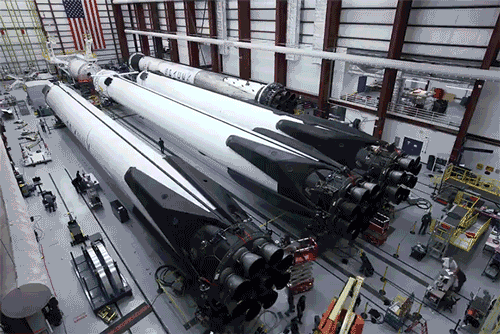 重型猎鹰在去年首飞之后,已经成为了全球现役运载能力最强的火箭