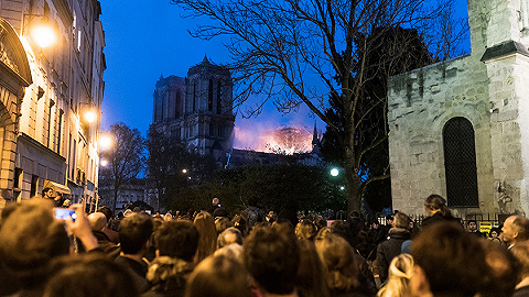 巴黎圣母院大火：心碎、痛惜，但加西莫多的家还在