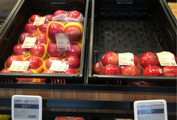 左边是国产苹果,右边是进口苹果 左边是国产苹果,右边是进口苹果