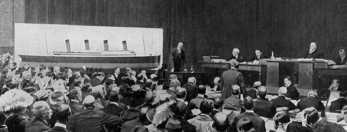 1912年5月25日，《伦敦新闻画报》上刊登的插图：英国泰坦尼克号船难听证会现场（来源：encyclopedia-titanica.org）