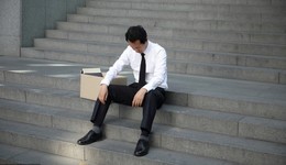 过劳的年代 | 2019年，劳动者经历了什么？