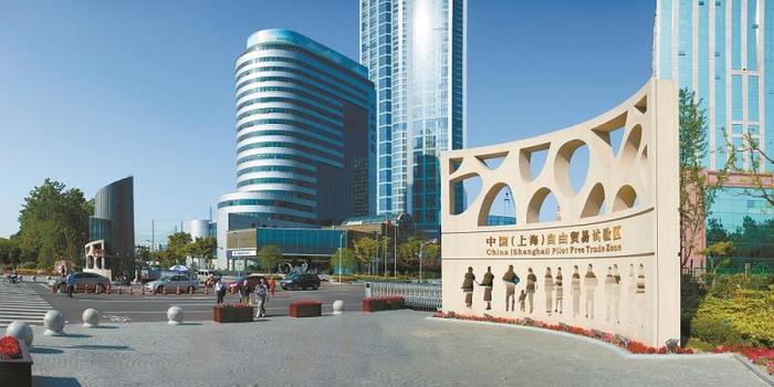 迎风而立 浦东的时代 时代的浦东 界面新闻 中国