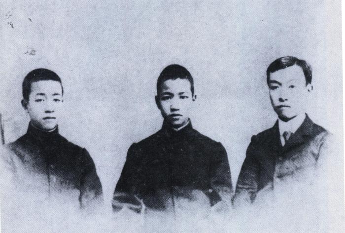 1904年,陈氏兄弟在东京留影,左至右:陈隆恪,陈寅恪,陈衡恪(图片来源