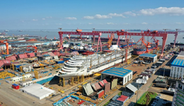 中国首制大型邮轮实现全船贯通，总建造进度完成近半