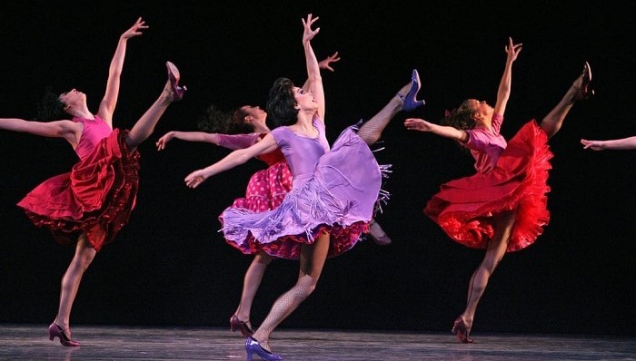 2008年3月，乔治娜·帕兹科金在纽约城市芭蕾舞团表演《西区故事组曲》 。图片来源：Tristram Kenton/The Guardian(photo:JieMian)