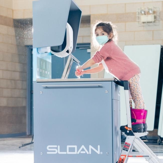 伯恩哈德·穆斯小学的SLOAN仕龙移动洗手台