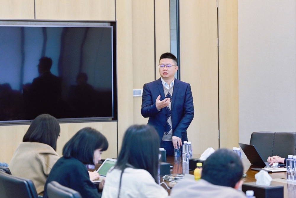 凤凰城平台【专访】vivo副总裁周围：软件创新将在内核上做文章