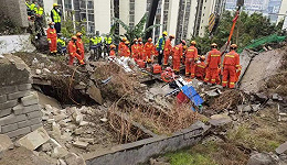 重庆武隆一单位食堂发生垮塌，已搜救出12名女性送医