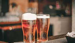 百威2021年净利润增幅84.8%，酒企推高端啤酒前仆后继